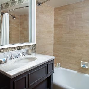 Deluxe Room 2 Queen Beds